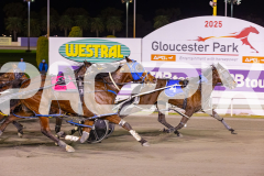 2025_PACEPIX_GP25072025_Race4_ChilliPunter_WIN_WEB-9