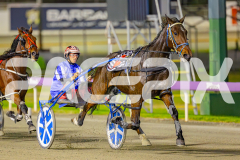 RACE 4 - Frankie J Holden