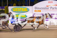 2025_PACEPIX_GP21112025_RACE4_GoldenLode_WIN_WEB-8