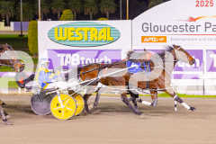 2025_PACEPIX_GP10062025_RACE4_HerPresence_WIN_WEB-12