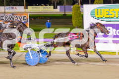 2025_PACEPIX_GP25042025_RACE4_LongreachBay_WIN_WEB-12