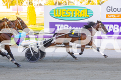 2026_PACEPIX_GP24022026_RACE4_LouieLebeau_WIN_WEB-6