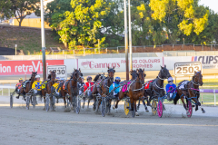 2025_PACEPIX_GP25112025_Race4_MedievalMan_WIN_WEB-6
