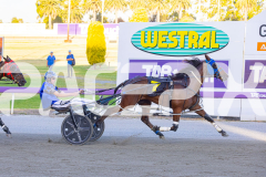 2025_PACEPIX_GP16122025_RACE4_MikiWindermere_WIN_WEB-10