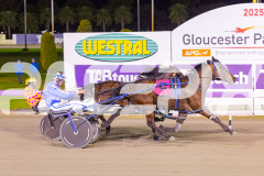 2025_PACEPIX_GP16092025_Race4_OpalHunter_WIN_WEB-9