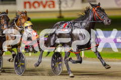 RACE 4 - Penny Black
