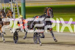 2025_PACEPIX_GP09052025_RACE4_PennyBlack_WIN_WEB-11
