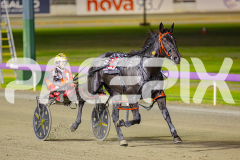2025_PACEPIX_GP09052025_RACE4_PennyBlack_WIN_WEB-19