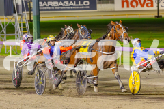 2025_PACEPIX_GP16052025_Race4_Quinton_WIN_WEB-4