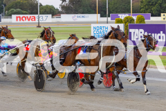 2025_PACEPIX_GP14102025_Race4_Unlucky_WIN_WEB-5