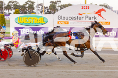 2025_PACEPIX_GP14102025_Race4_Unlucky_WIN_WEB-8