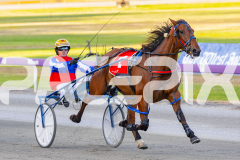 2025_PACEPIX_GP18112025_RACE4_Yawoma_WIN_WEB-9