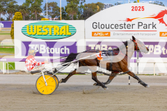 2025_PACEPIX_GP18112025_RACE5_Arum_WIN_WEB-13