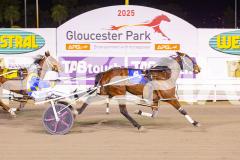 2025_PACEPIX_GP19092025_Race5_Fakenit_WIN_WEB-12