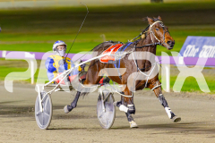 RACE 5 - Her Presence