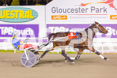 2025_PACEPIX_GP27052025_RACE5_HerPresence_WIN_WEB-14