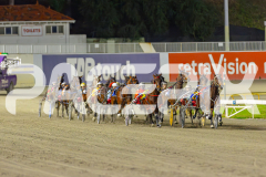 2025_PACEPIX_GP27052025_RACE5_HerPresence_WIN_WEB-3