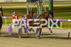 Race 5 - Hes Thunder