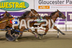 Hes-Thunder_06-12-2025_WIN_Glouester-Park_5__08