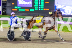 2026_PACEPIX_GP18042026_RACE5_LittleDarling_WIN_WEB-12