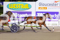 2026_PACEPIX_GP07042026_RACE5_MissUneek_WIN_WEB-10