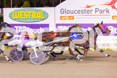 RACE 5 - Sound Wave