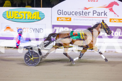 2025_PACEPIX_GP19122025_RACE5_TheIronDuke_WIN_WEB-10
