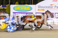 2025_PACEPIX_GP12122025_RACE6_Aardiebytheseaside_WIN_WEB-11