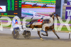2025_PACEPIX_GP16122025_RACE6_BrooklandsLast_WIN_WEB-6