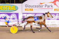 RACE 6 - Cherry On The Cake 