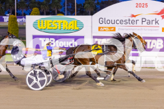 2025_PACEPIX_GP18112025_RACE6_Heartofahlia_WIN_WEB-7