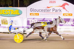 2025_PACEPIX_GP14112025_RACE6_HerPresence_WIN_WEB-9