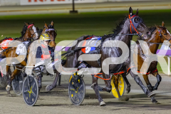 2025_PACEPIX_GP17102025_Race6_PennyBlack_WIN_WEB-3