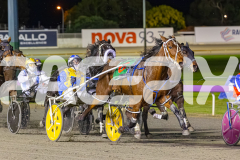 2025_PACEPIX_GP19092025_Race6_SweetPins_WIN_WEB-8