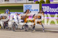 2025_PACEPIX_GP14112025_RACE7_LittleDarling_WIN_WEB-4