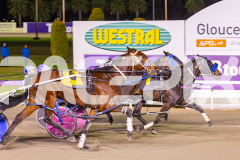 2025_PACEPIX_GP07102025_RACE7_TheFinalOffer_WIN_WEB-8