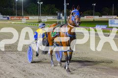 2025_PACEPIX_GP19122025_RACE8_ChampagneEveryone_WIN_WEB-20