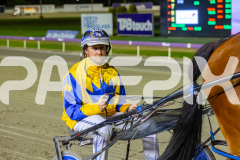 2025_PACEPIX_GP19122025_RACE8_ChampagneEveryone_WIN_WEB-21