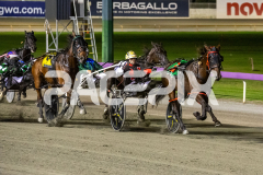 Luvbite_03-04-2026_WIN_Gloucester-Park_8__02