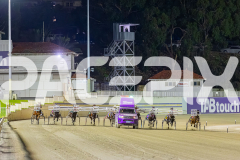 2025_PACEPIX_GP21112025_RACE8_MadMonday_WIN_WEB-1