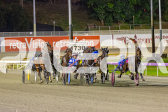 2025_PACEPIX_GP21112025_RACE8_MadMonday_WIN_WEB-4