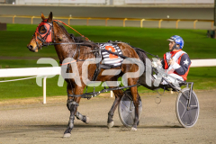 Philthejug_07-07-2026_WIN_Gloucester-Park_8__11