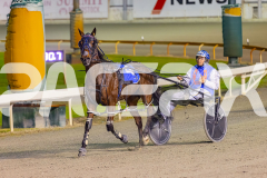 2025_PACEPIX_GP16092025_Race8_SomethingCertain_WIN_WEB-14