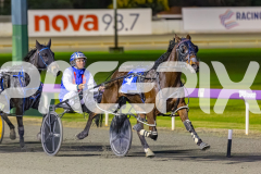 2025_PACEPIX_GP16092025_Race8_SomethingCertain_WIN_WEB-2