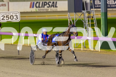 2025_PACEPIX_GP16092025_Race8_SomethingCertain_WIN_WEB-8