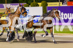 2025_PACEPIX_GP14102025_Race8_StrikingADeal_WIN_WEB-3