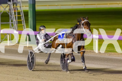 2025_PACEPIX_GP14102025_Race8_StrikingADeal_WIN_WEB-7