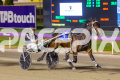 2025_PACEPIX_GP14102025_Race8_StrikingADeal_WIN_WEB-9