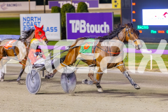 RACE 9 - Hotly Pursued