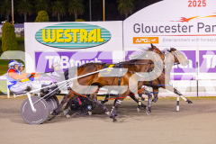 2025_PACEPIX_GP16092025_Race9_InFullFlight_WIN_WEB-11